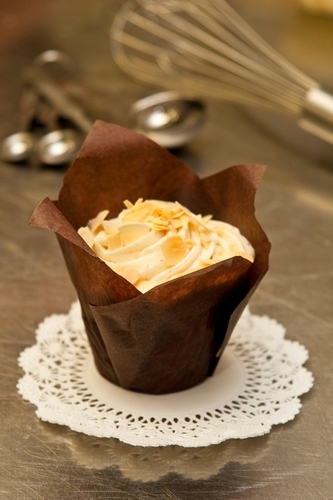 Knotty Pine Buttered Almond Cupcake Product Image
